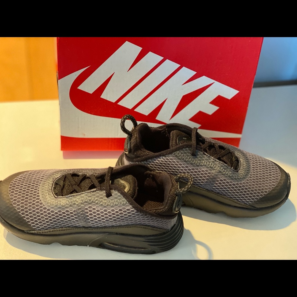 Great Condition Kid Nike Air Max 2090